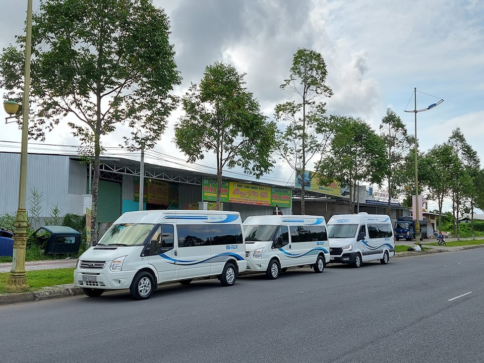 Thuê xe Huy Đạt cung cấp dịch vụ xe 16 chỗ từ sân bay Tân Sơn Nhất về các tỉnh miền Nam chuyên nghiệp